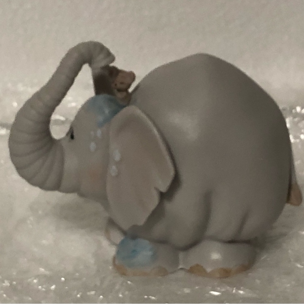Precious Moments “ Showers Of Blessings” By Enesco Figurine